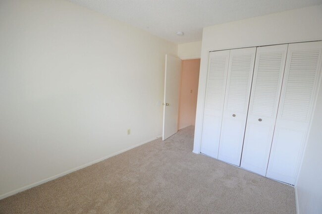 Building Photo - 3Bd/2.5Ba Lafayette Townhome Available Now