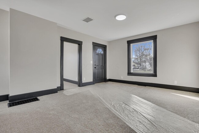 Building Photo - 401 Miller Ave