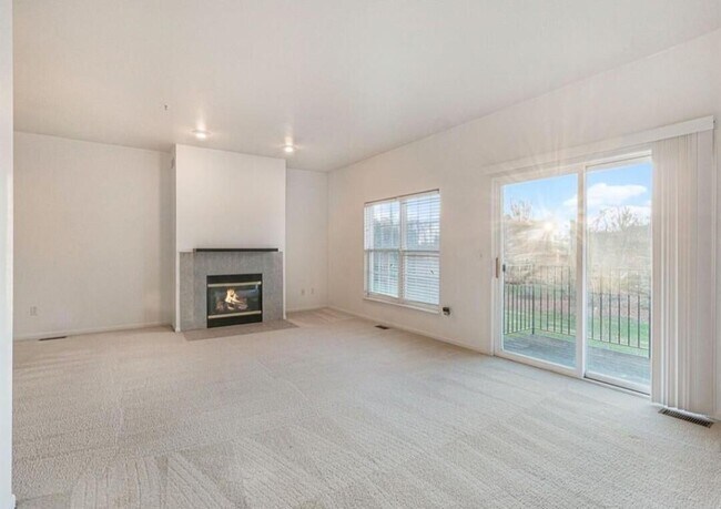 Building Photo - 526 Cherry Orchard Rd