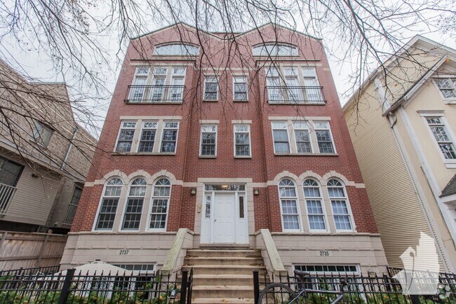 Building Photo - 2737 N Wayne Ave