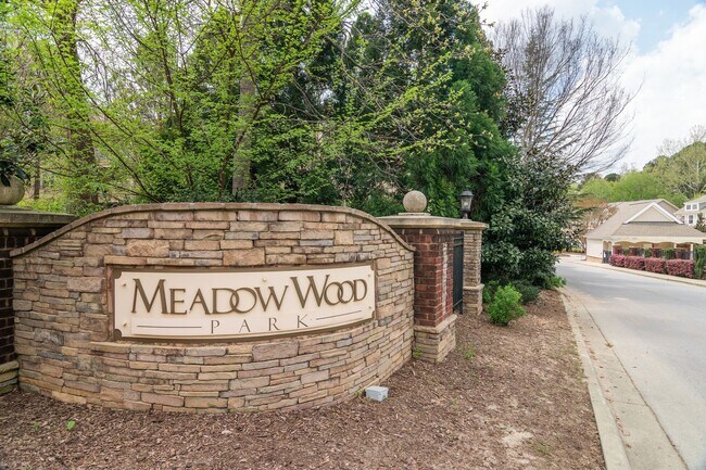 Building Photo - Spacious 3 Bed / 3.5 Bath Townhome Near Raleigh Iron Works & 440!