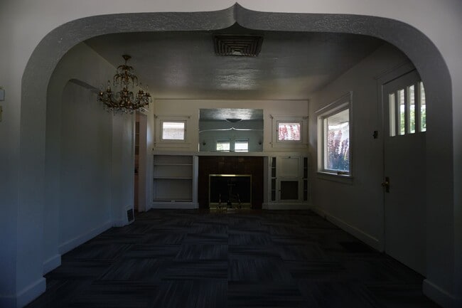 Building Photo - Great Home In Downtown Bountiful