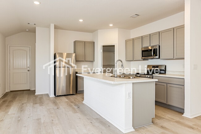 Building Photo - 12 Sourdough Crk Ln