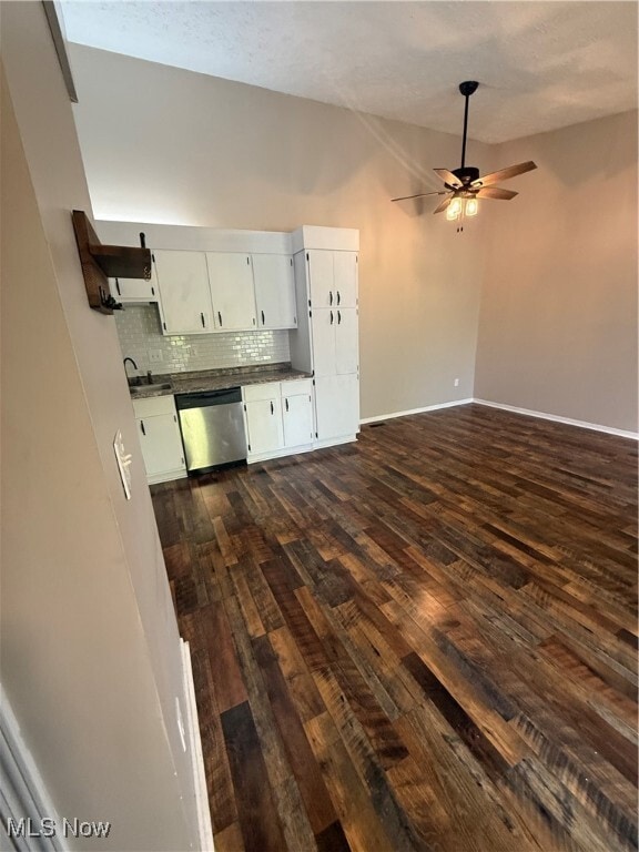 Building Photo - 3542 Chesapeake Dr