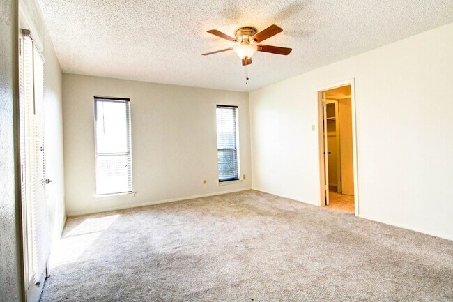 Building Photo - 758 Brighton Ln