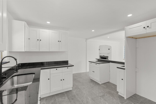 Building Photo - 14209 Prevost St