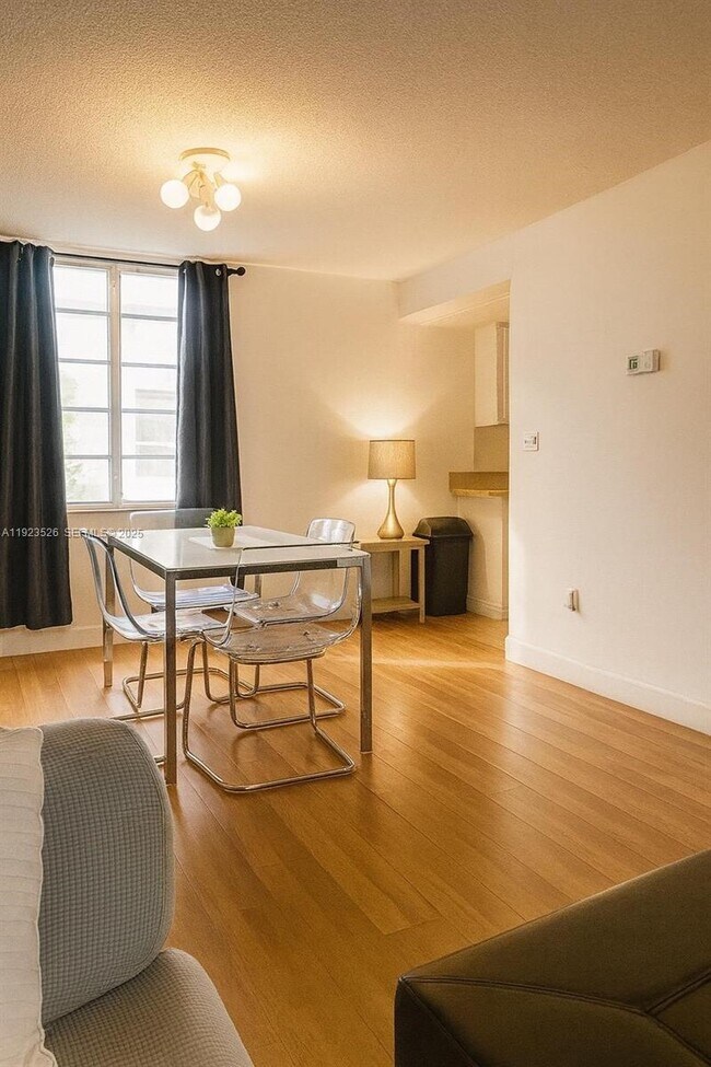 Building Photo - 1732 Meridian Ave