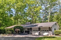 Building Photo - 3418 Annandale Rd