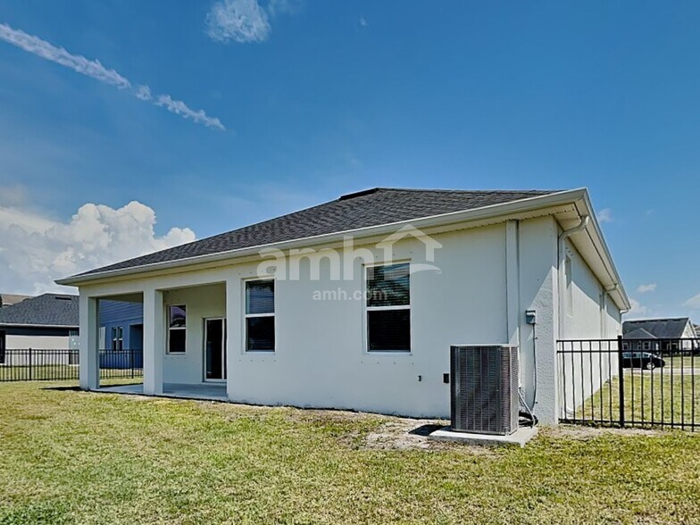 Building Photo - 327 Pine Terrace Dr