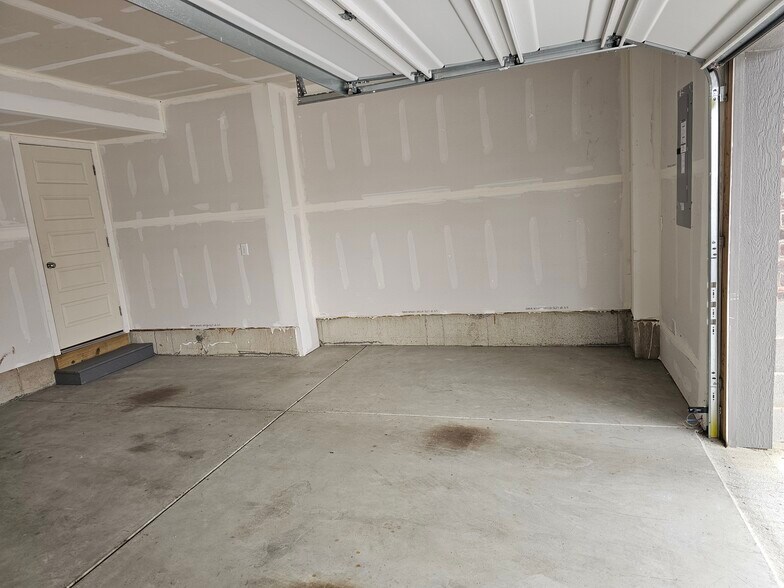 Building Photo - 11576 Fulham St