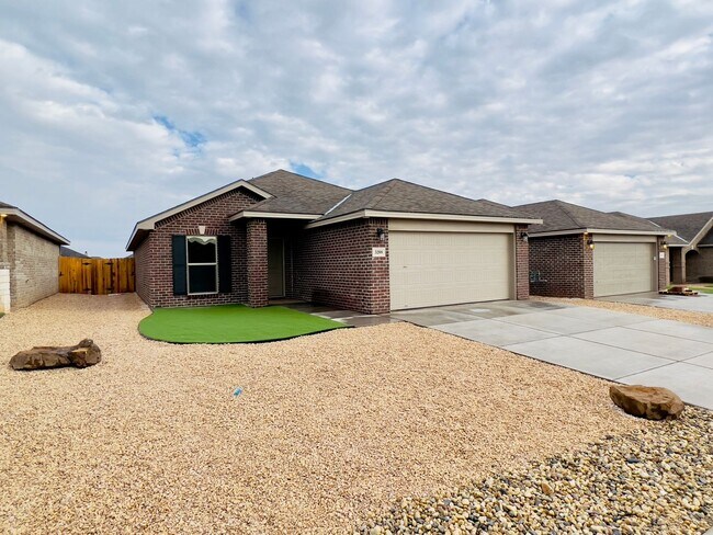 Building Photo - PRE-LEASING FOR JUNE! 3/2/2 located in Wolfforth