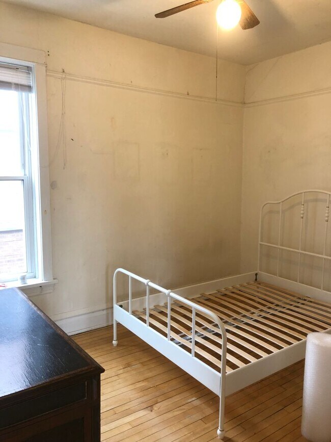 Building Photo - 3701 N Damen Ave