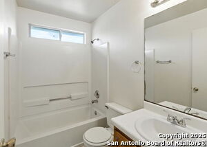 Building Photo - 406 English Saddle