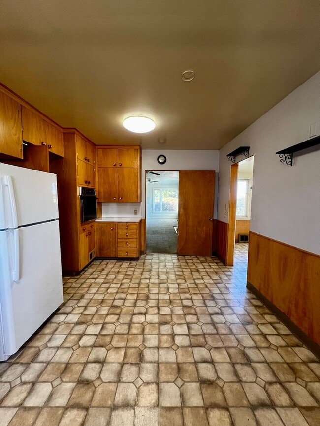 Building Photo - Non-Refundable & Security Deposit Total: $...