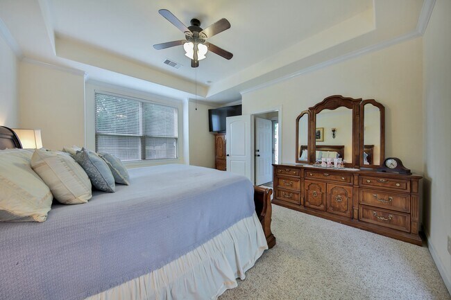 Building Photo - 102 Buck Trail Pl