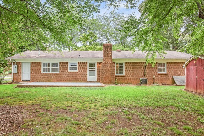 Building Photo - Beautiful Sherwood Location