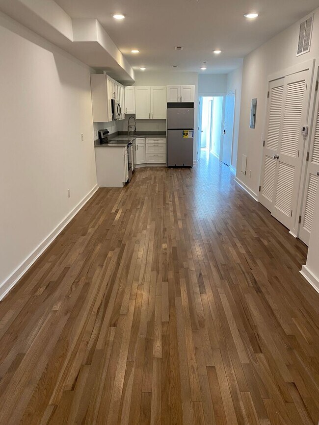 Building Photo - 725 N 39th St