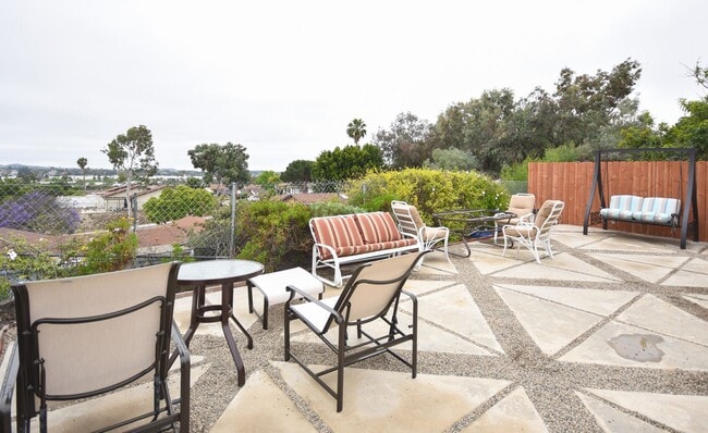 Building Photo - *Move In Special* 55+ Senior Community Located on  Peacock Hills!!