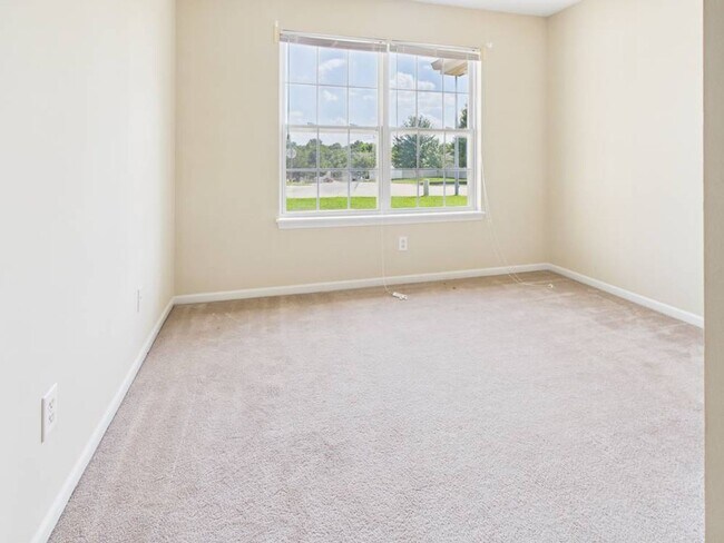 Building Photo - 703 Iron Horse Dr