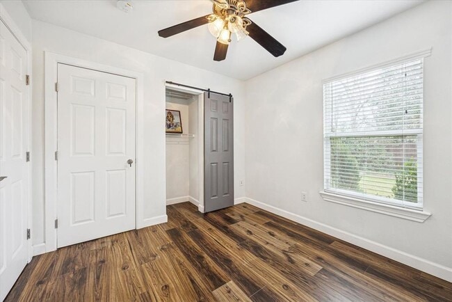 Building Photo - 2921 Pecan Springs Rd