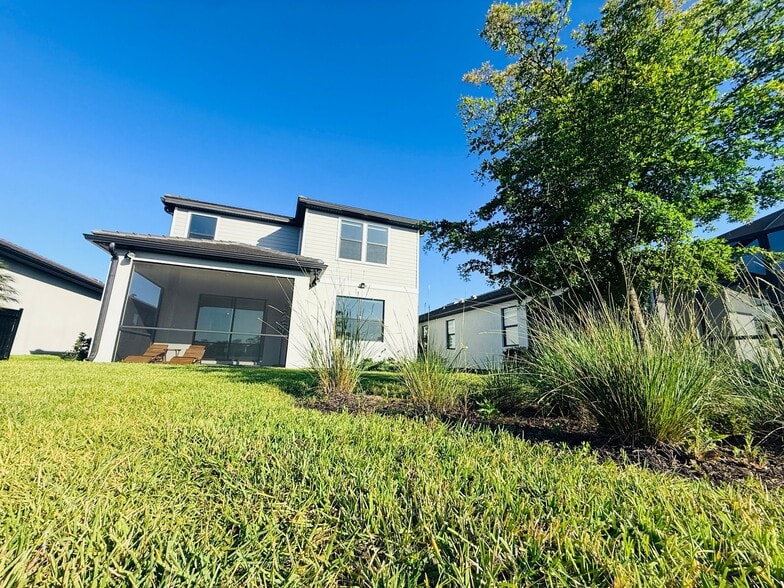 Building Photo - 6256 Baywood Ct