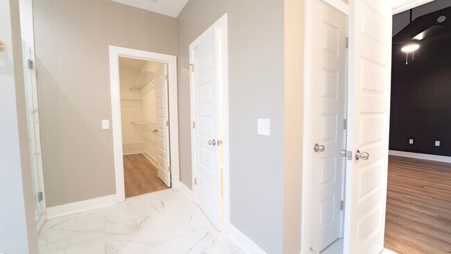 Building Photo - Stunning Like-New 4-Bedroom Home Just Minutes from Fort Stewart