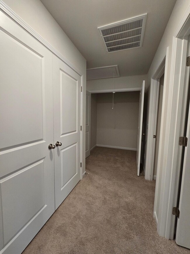 Building Photo - 162 Wall St