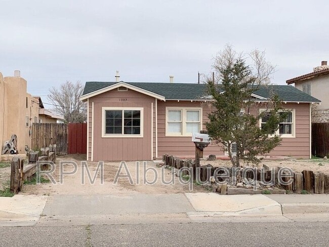 Primary Photo - 1007 Headingly Ave NW
