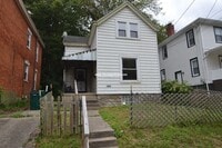 Building Photo - Great North Fairmount 3 bedroom single fam...