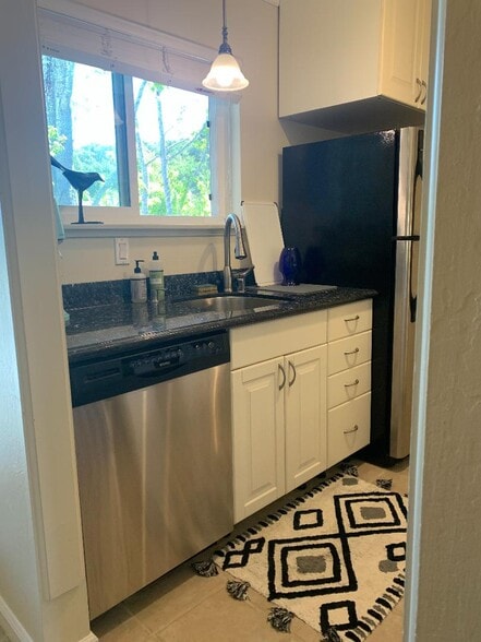 Building Photo - 4016 Farm Hill Blvd