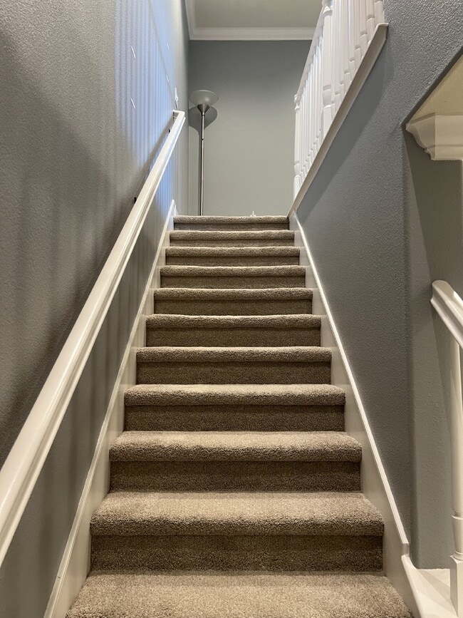 Building Photo - Gorgeous 3 Bed, 2.5 Bath Condo in Perfect ...