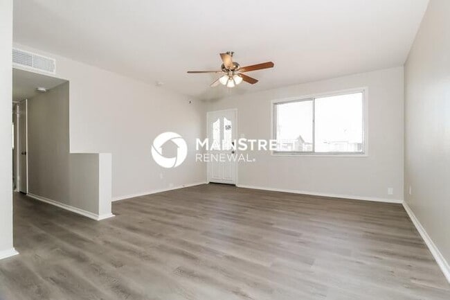 Building Photo - 4 Bedroom Pet-Friendly Home in PHOENIX, AZ...
