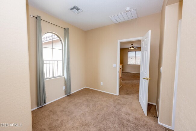 Building Photo - 2023 W Shackleton Dr