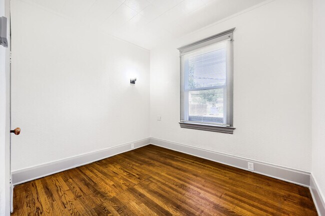 Building Photo - 2440 E Willamette Ave