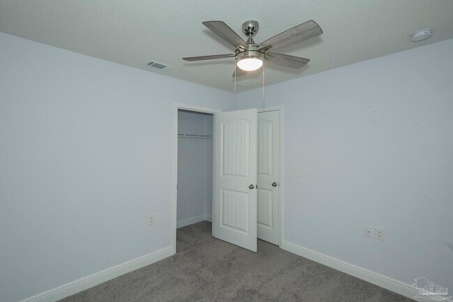 Building Photo - 3304 Bonfire Dr