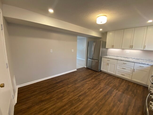 Building Photo - 128 Cheryl Ln