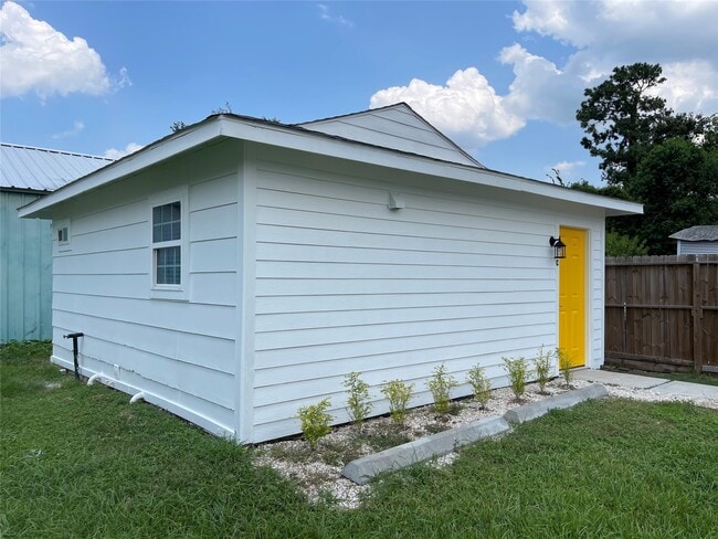 Primary Photo - 229 Neyland St