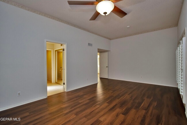 Building Photo - 5710 Mira Grande Dr