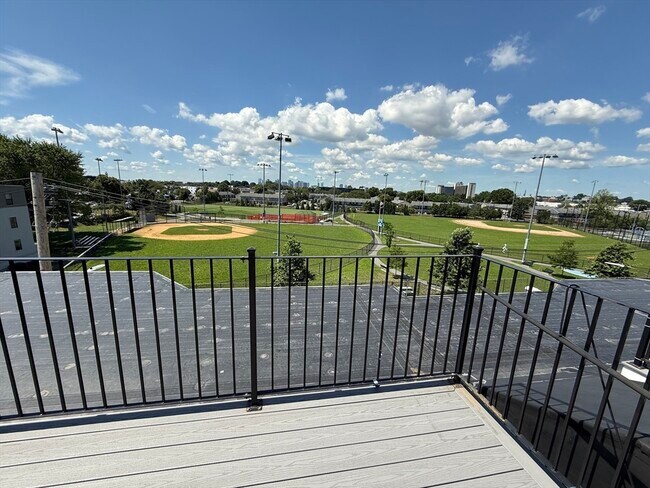 Building Photo - 31 Boardman St