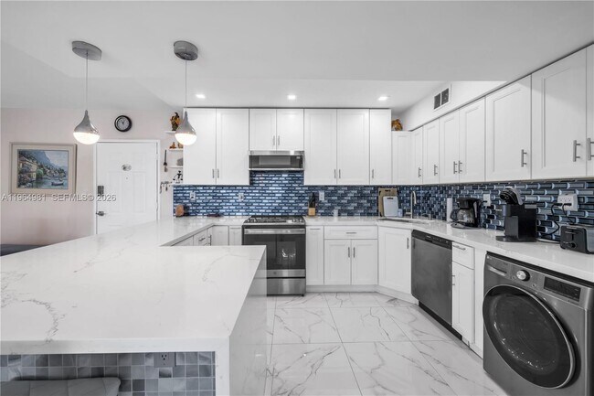 Building Photo - 2501 S Ocean Dr