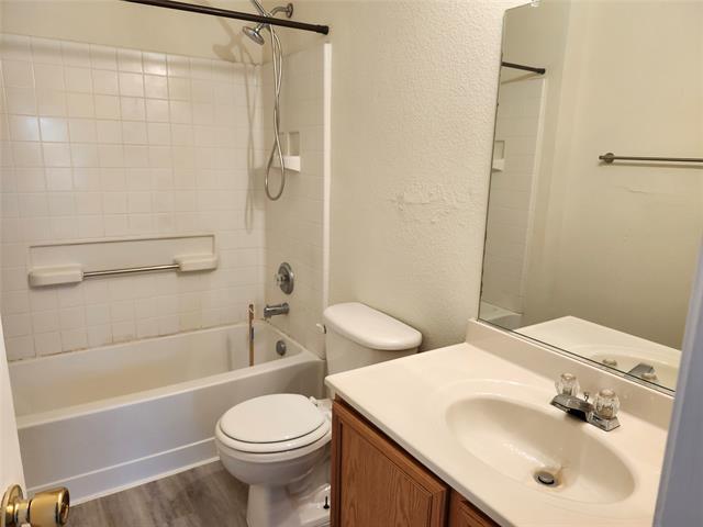 Building Photo - 5100 Waterford Dr