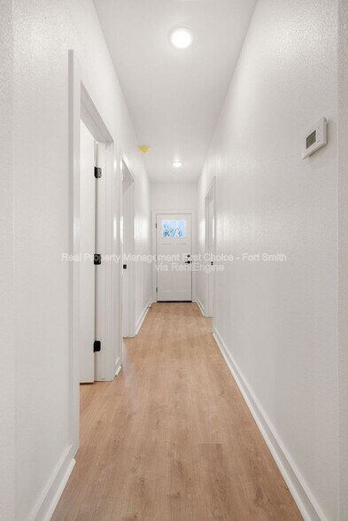 Building Photo - 8826 Cantera Dr