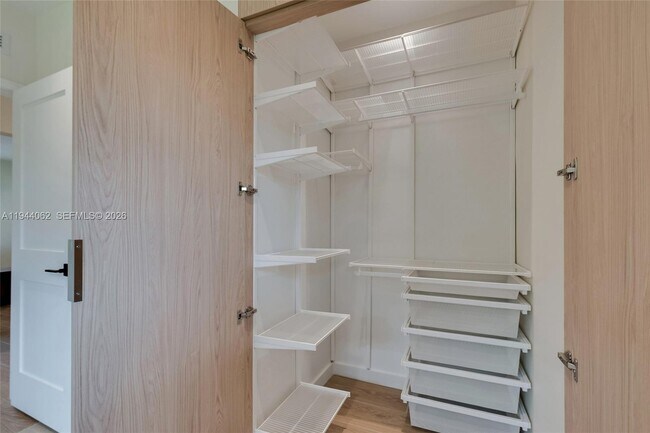 Building Photo - 6356 SW 14th St