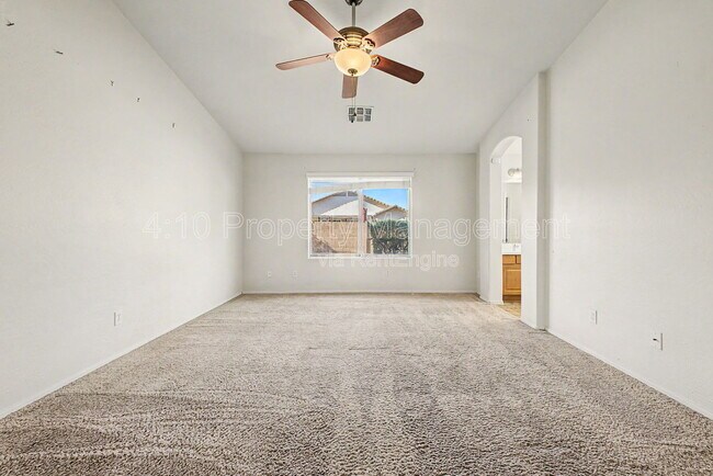 Building Photo - 6508 W Hilton Ave