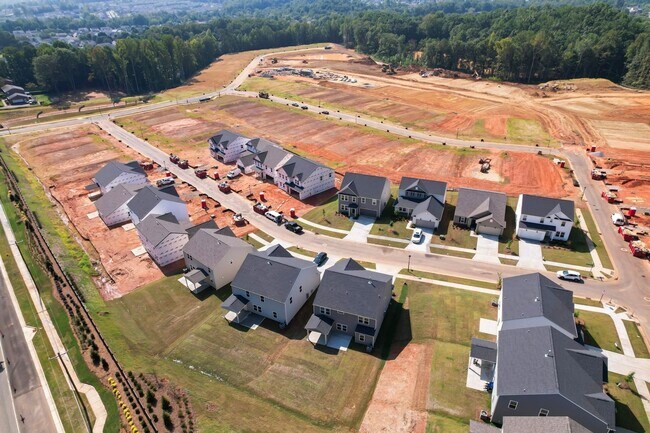 Building Photo - 5 Bed + 3 Bath Single Family Home in Charl...