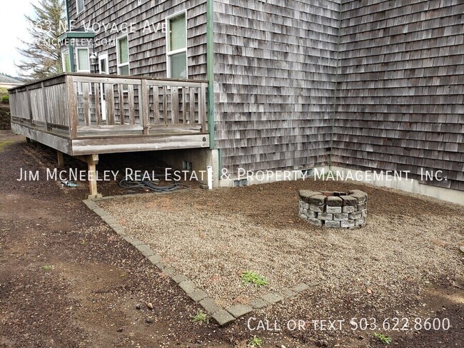 Building Photo - Great Home In Established Lincoln City Nei...