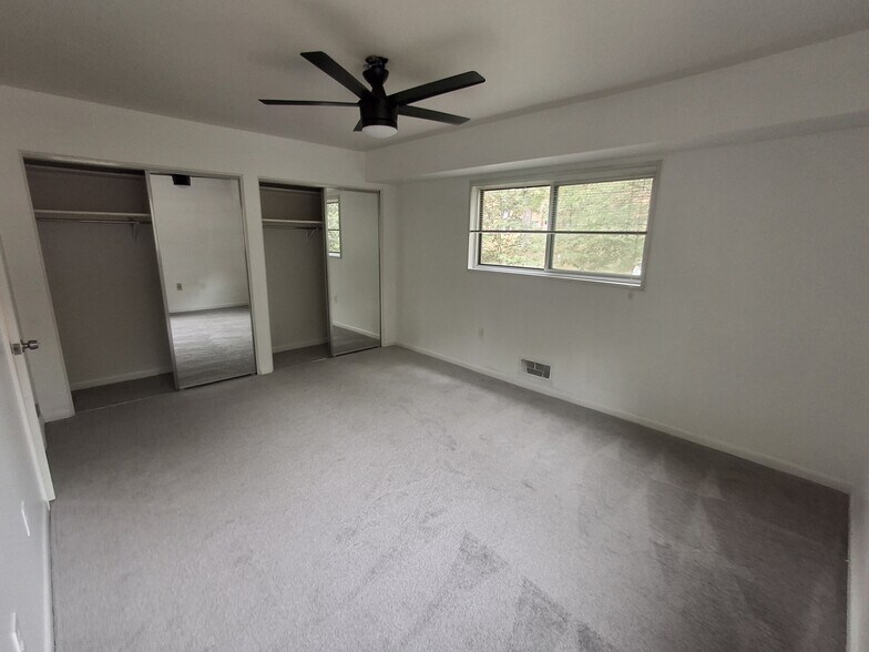 Building Photo - 10670 Weymouth St