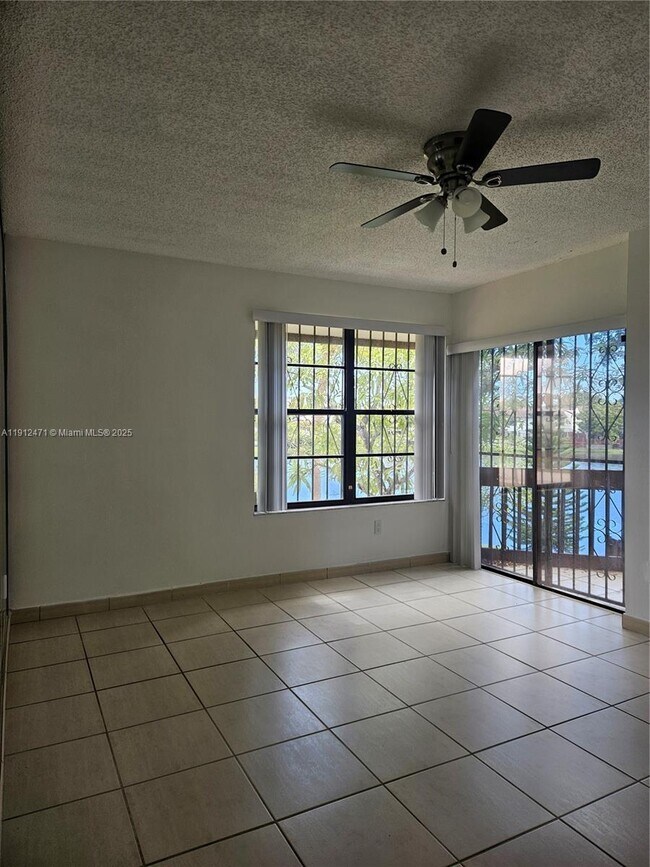 Building Photo - 563 NW 98th Ct