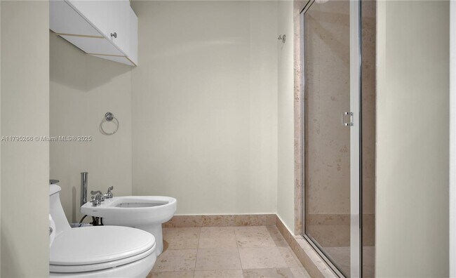 Building Photo - 4775 Collins Ave