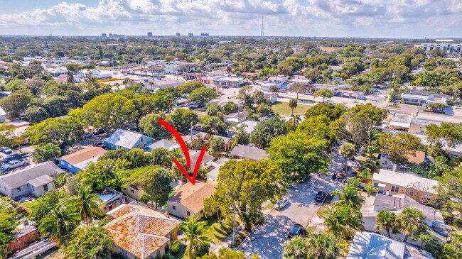 Building Photo - 510 48th St